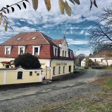 Jesenice  Penzion U Prihodu מראה חיצוני תמונה